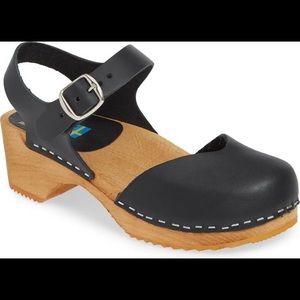 Black low heel MIA Sofia Clogs